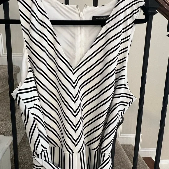 NWOT Banana Republic Black and White Striped Jumpsuit - Picture 3 of 13